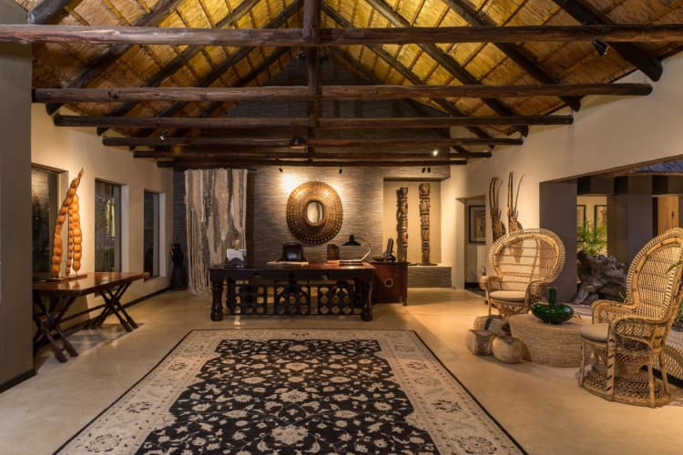 Hotel entrance and reception